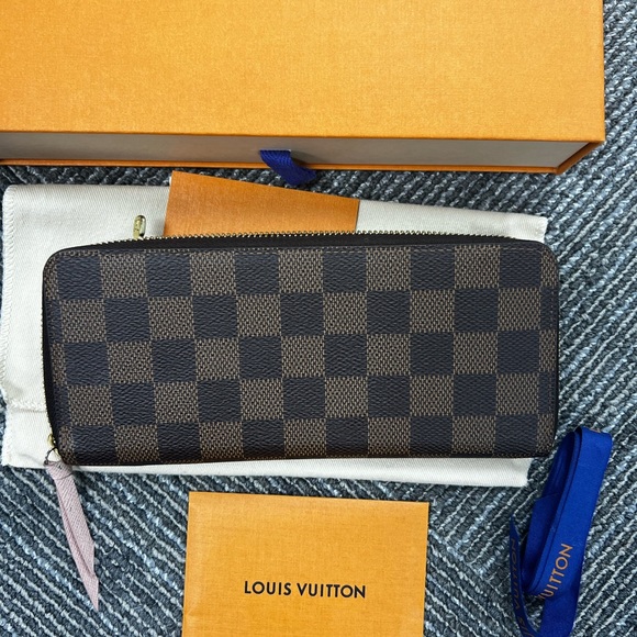 LOUIS VUITTON DAMIER EBENE CLEMENCE WALLET ZIP AROUND LONG - Picture 9 of 15